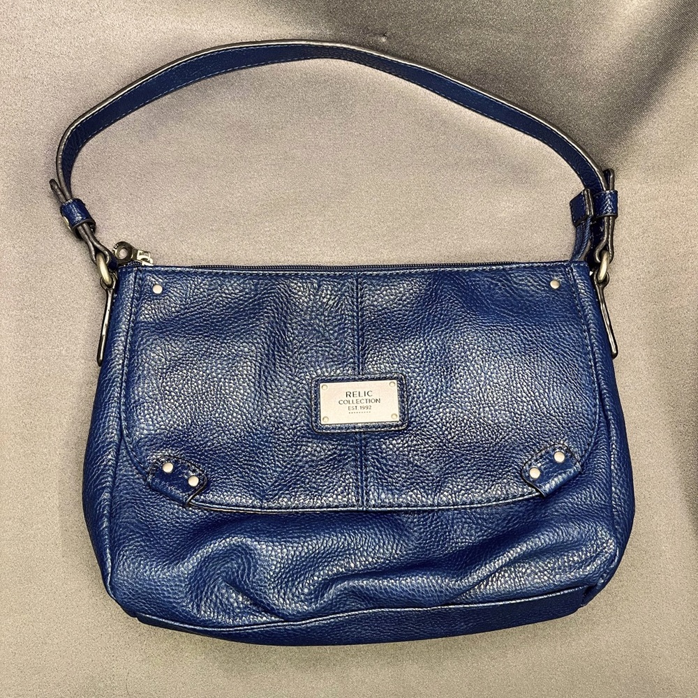 ❤️💙🗝️Relic by Fossil Navy Blue Shoulder Bag🗝️💙❤️